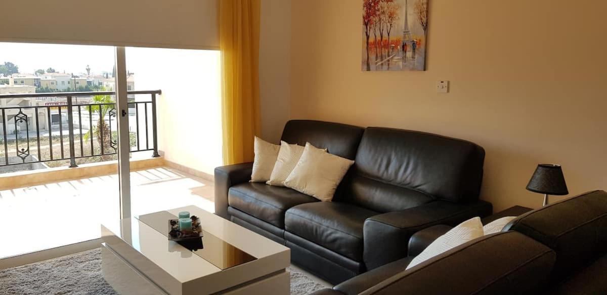 Petras Cozy Nest, 1-Bedroom Apt., Paphos-Universal Екстер'єр фото